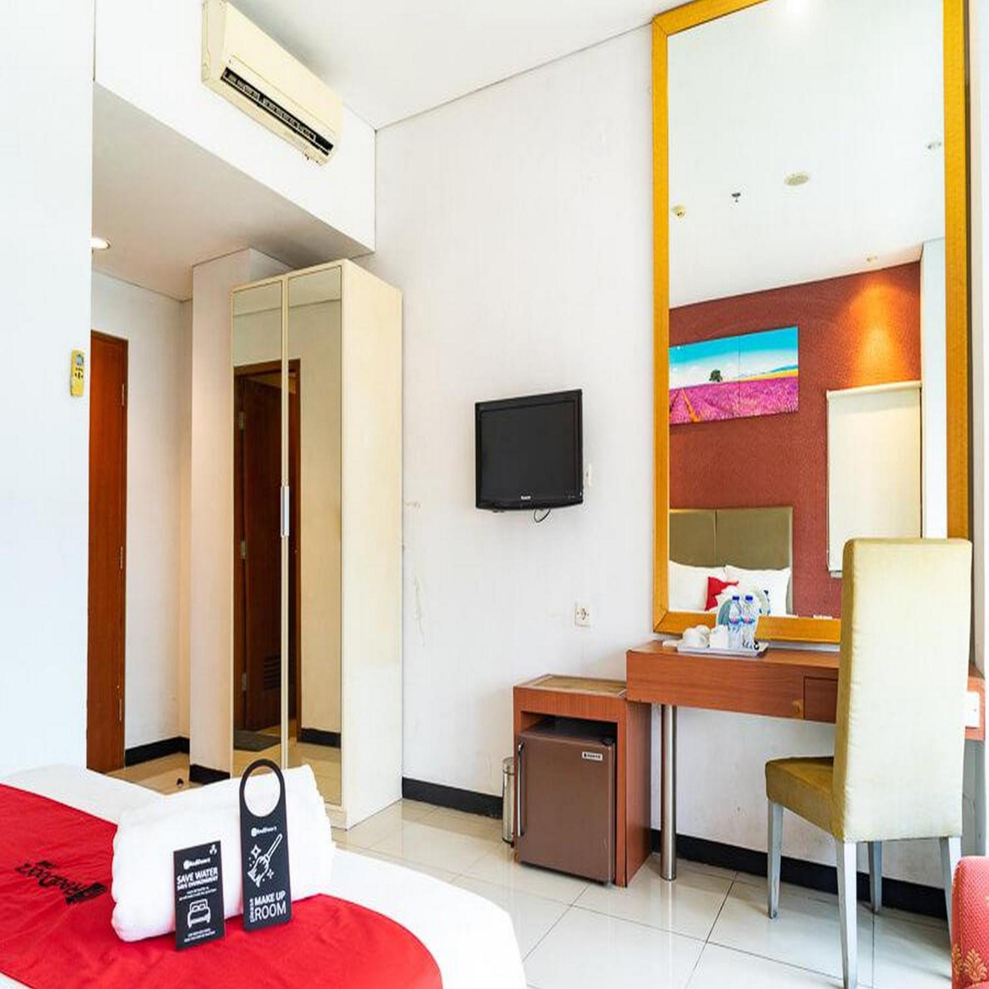 Reddoorz Plus At Blue Pacific Blok M จาการ์ตา ภายนอก รูปภาพ